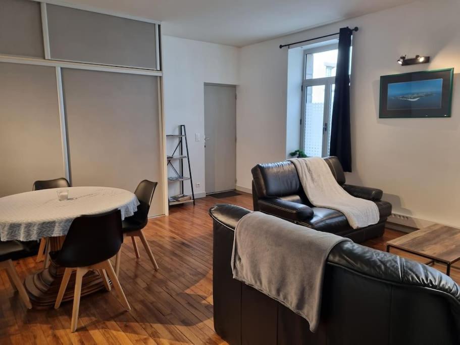 Grand Appartement Pres De La Cathedrale De Quimper Esterno foto