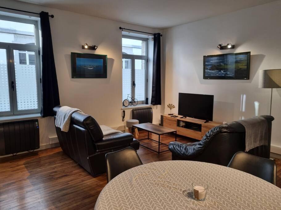Grand Appartement Pres De La Cathedrale De Quimper Esterno foto